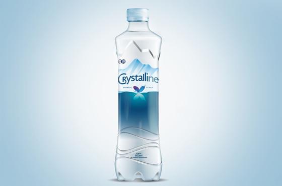 Бутылка и этикетка воды Crystaline