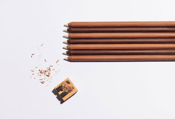 Упаковка шоколадных карандашей