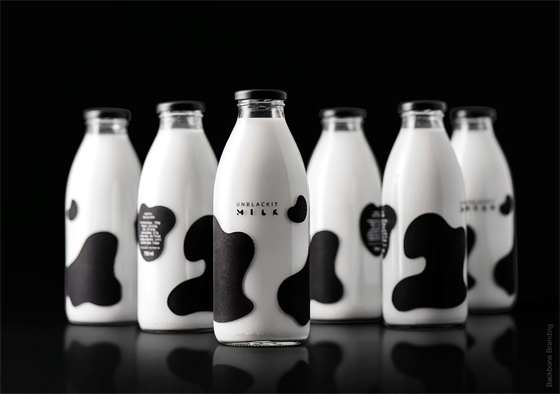 Дизайн бутылки молока